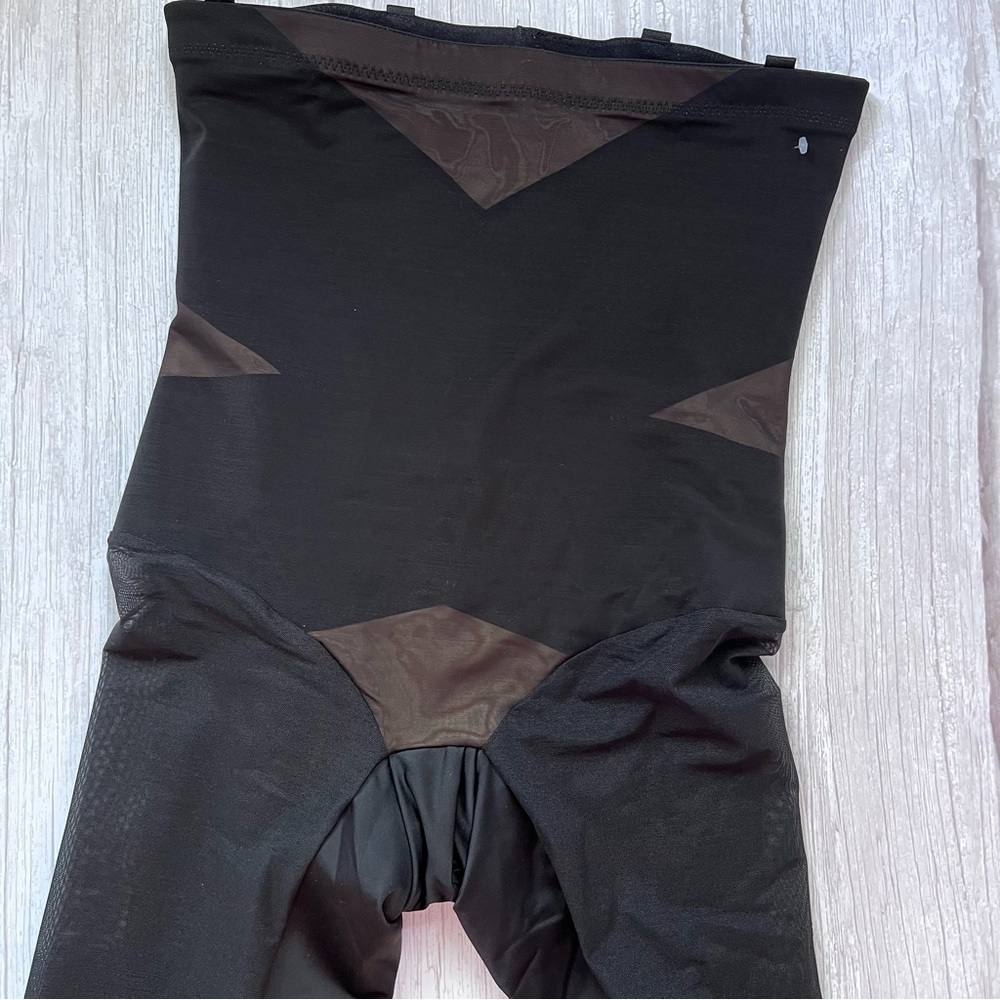 SuperPower Shorts
Honeylove